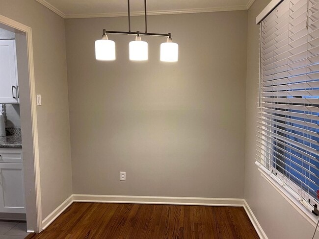 Photo - 1653 Colonial Rd