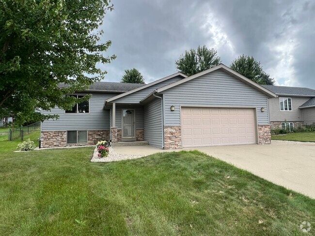Building Photo - 4702 Manor Brook Dr NW Rental