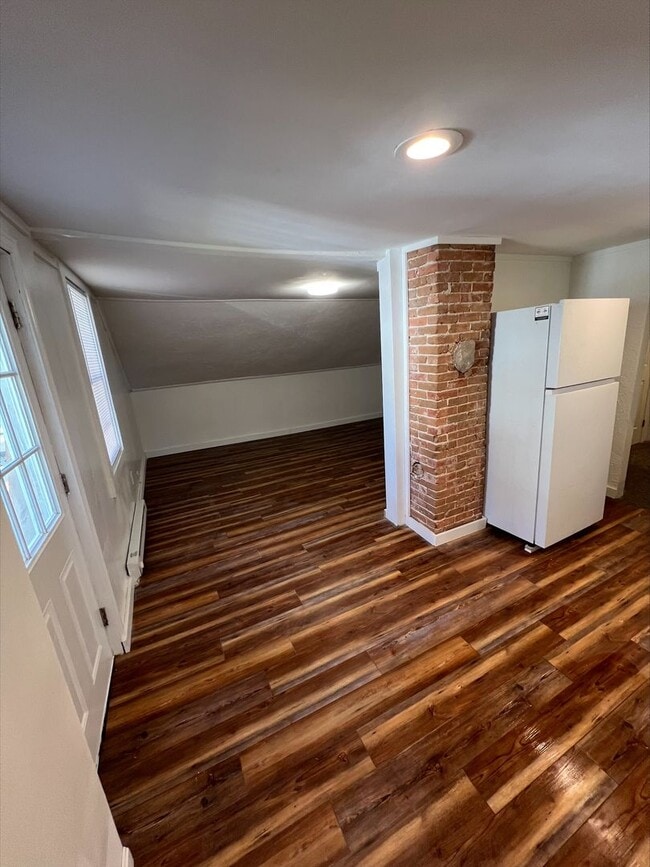 Photo - 150 Maple St Unit 2