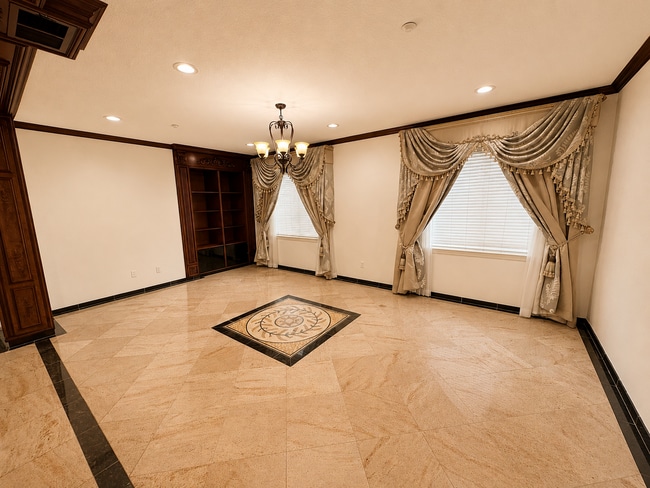 621 Marbella Ct