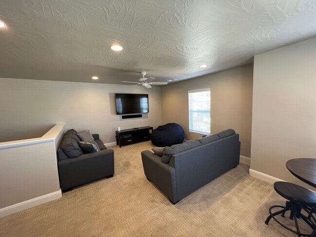 Photo - 1911 E Fiesta Ln