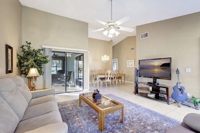 Photo - 602 Lakewood Dr