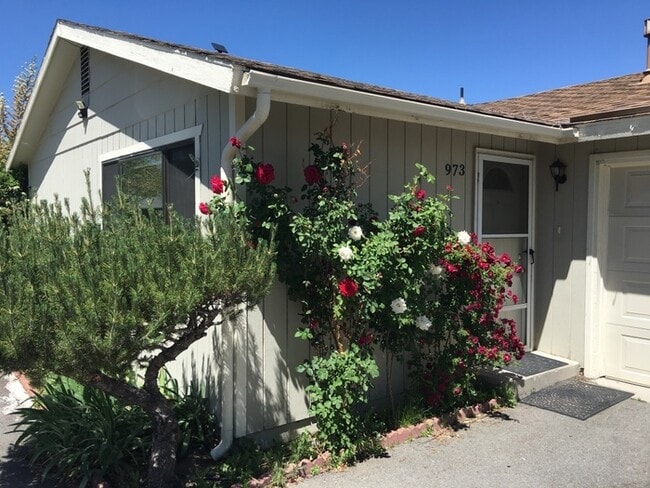 Photo - Charming Sparks Duplex - Yard/Garage/AC/1 ...