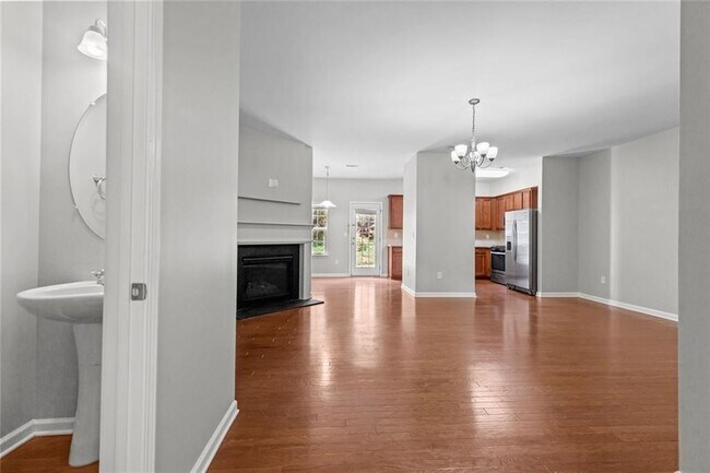 Photo - 5612 Moresby Ct