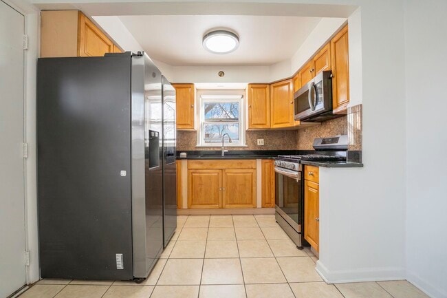 Photo - 5800 W Foster Ave