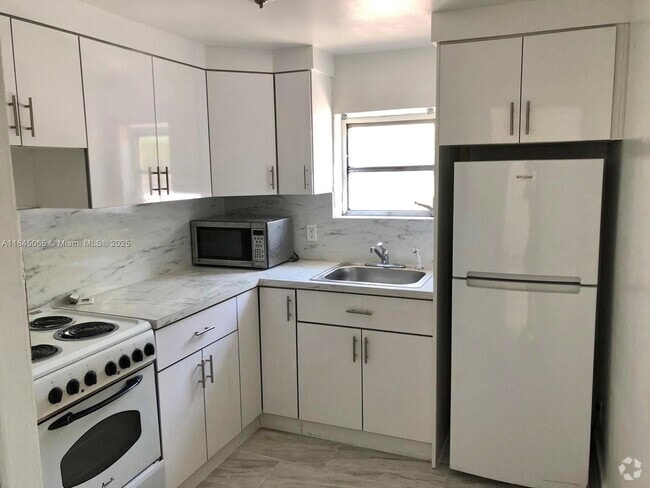Building Photo - 2519 Pierce St Unit B Rental