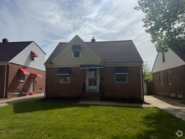 Building Photo - 5533 Beechwood Ave Rental