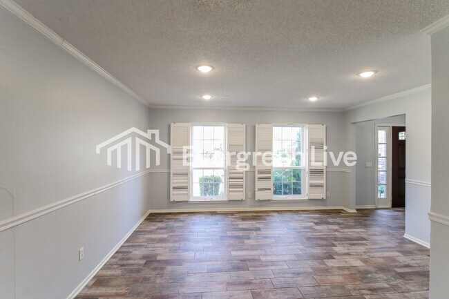 Photo - 918 Long Prairie Dr