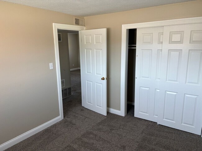 Photo - 4806 Northcrest Dr Unit C