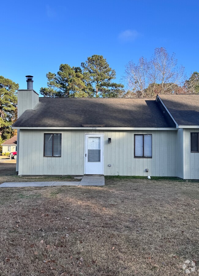 Building Photo - 214 Cedar Ridge Ln Rental