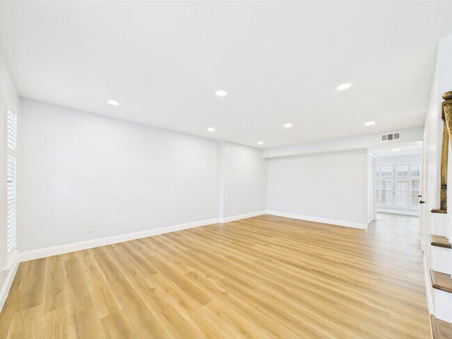Photo - 10380 Briar Forest Dr Unit 32/6