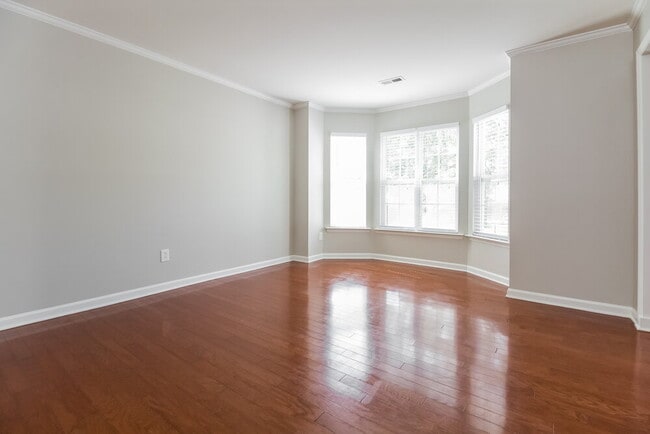 Photo - 409 Pyracantha Dr