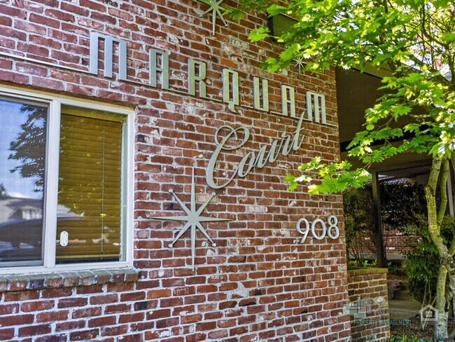 Photo - 1 Bedroom Condo Near OHSU + Parking