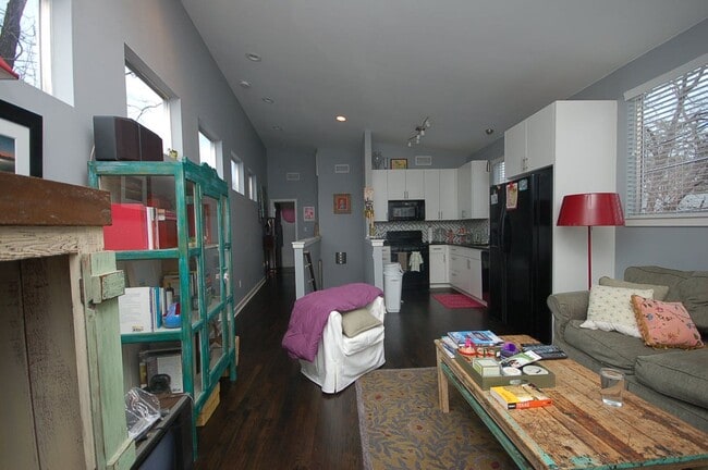 Photo - 3801 Avenue G Unidad B