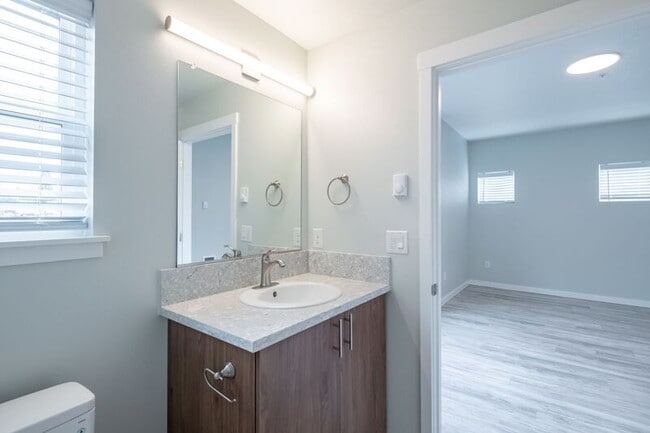 Photo - 13001 S Crompton Lane Unidad 124