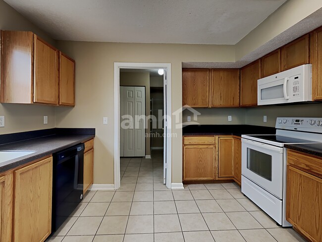 Photo - 2300 Shadowbrook Dr