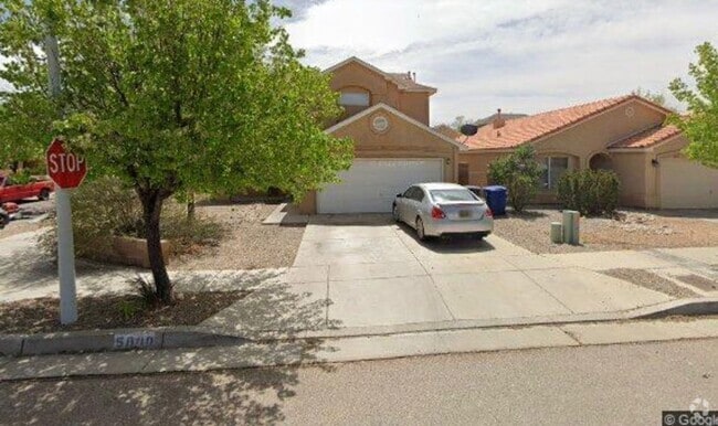 Building Photo - 4 bed 1.5 bath Rental