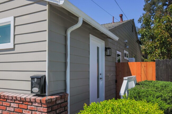 Photo - 19139 Vaughn Ave