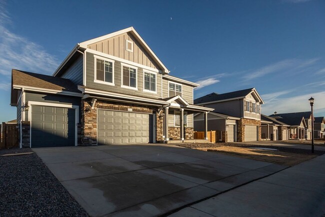 Photo - 4 Bedroom 3 Bath Home in Wellington!