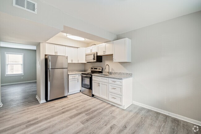 2BR, 1BA - 900SF - Kitchen