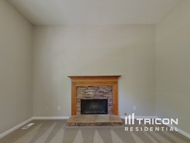 Photo - 208 Lost Lake Way