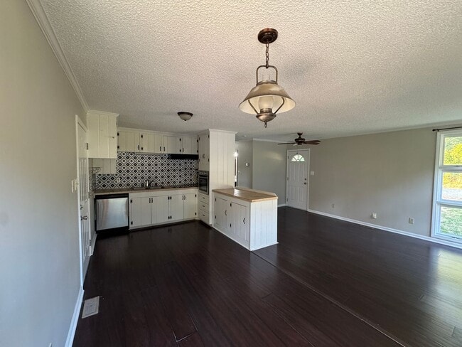 124 Roxie Ln