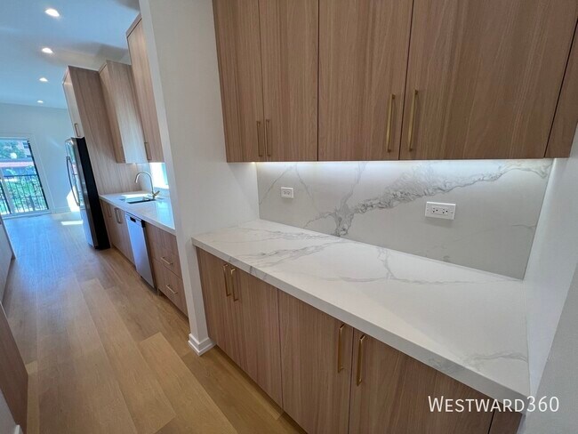 Photo - 2042 W Washington Blvd Unit #1E