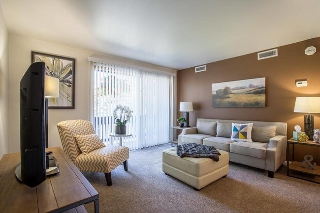 Idylwood Resort Apartment Homes