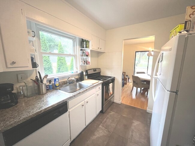 Photo - 258 Ruane St