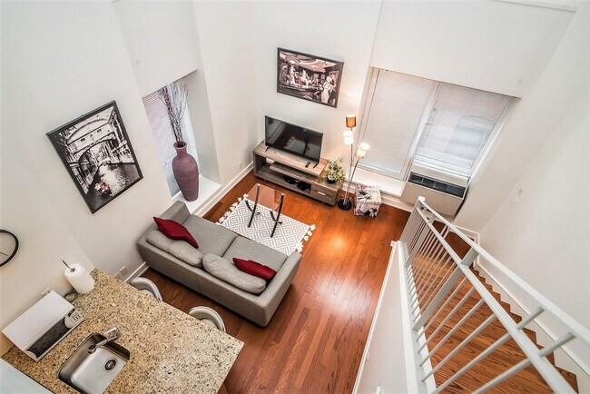 Photo - 1061 Rue St-Alexandre Unit SI ID1261758P