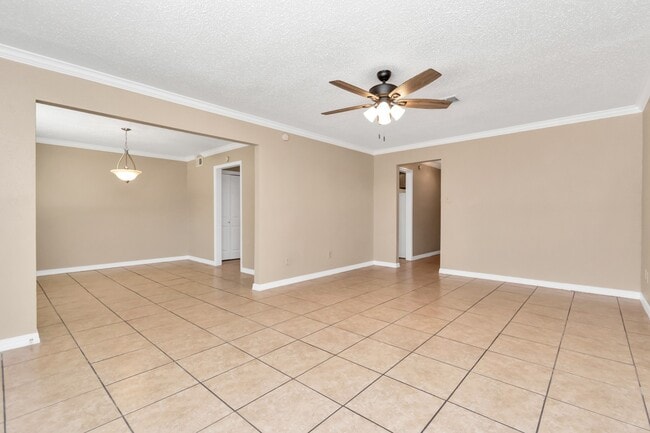 Photo - 15616 Weldon Dr Unidad True