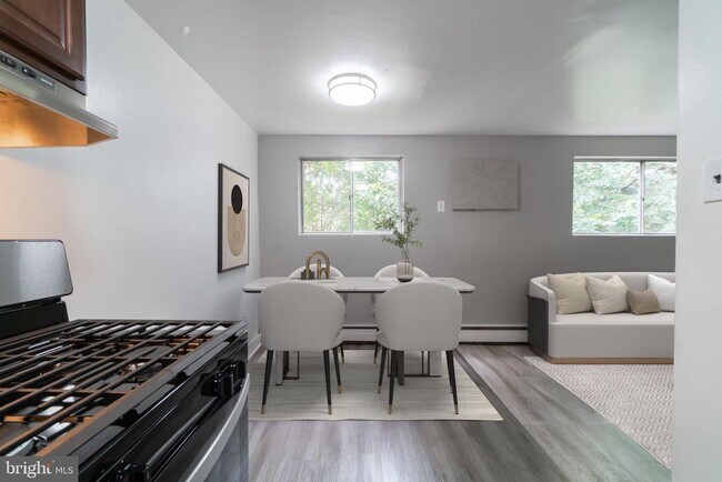 Building Photo - 4616 Leiper St Unit D11 Rental