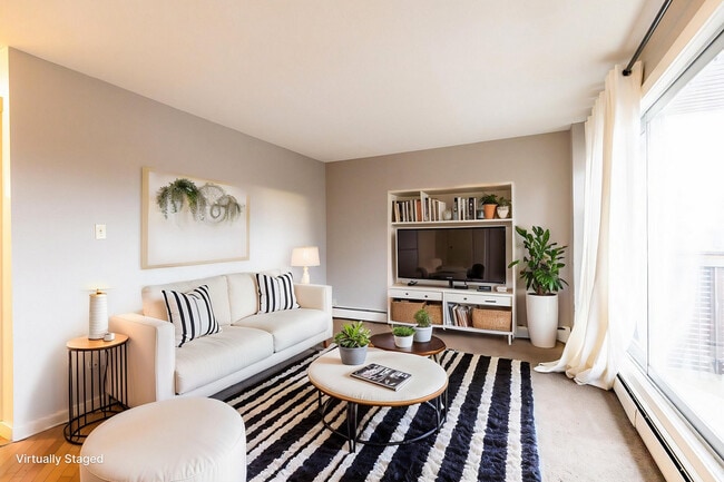 Photo - College 1127