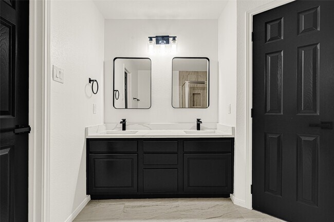 Photo - 15911 Breanna Ln