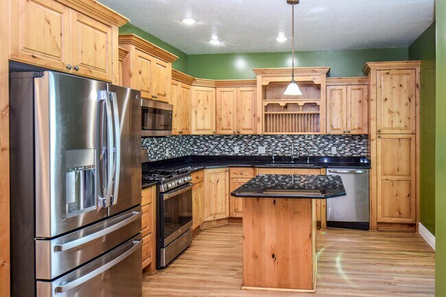 Photo - 1020 N 130 W