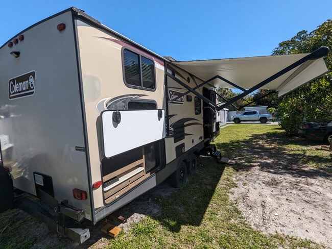 Photo - 6501 Plunkett St