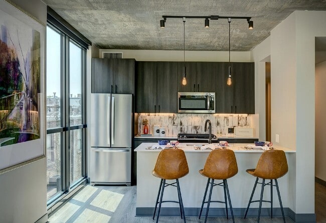 1201 W Lake St