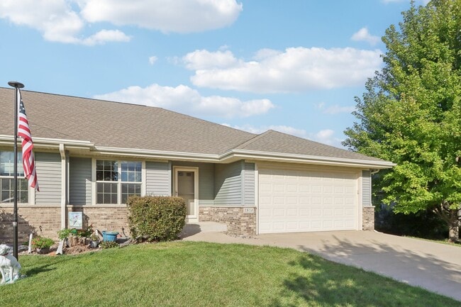 Photo - 1814 Fjord Pass