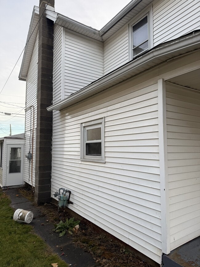 Photo - 615 Broad St