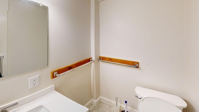 Photo - Weston Randolph Apartments -18 Unit 6
