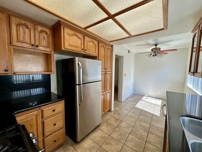 Photo - 21930 Marylee St