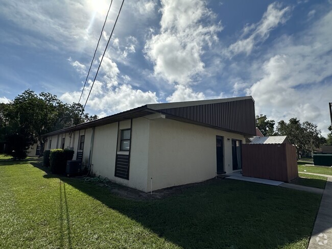 Building Photo - Paddock Apartments