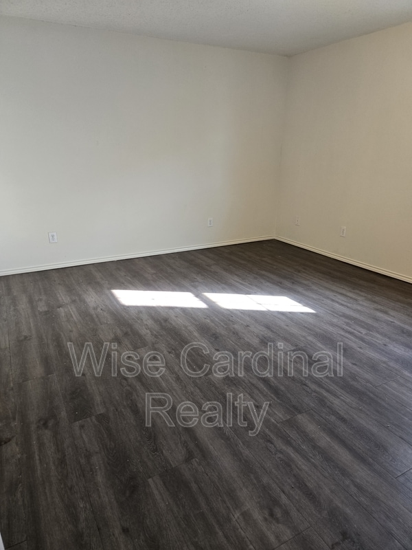 Photo - 5121 Albany Ave