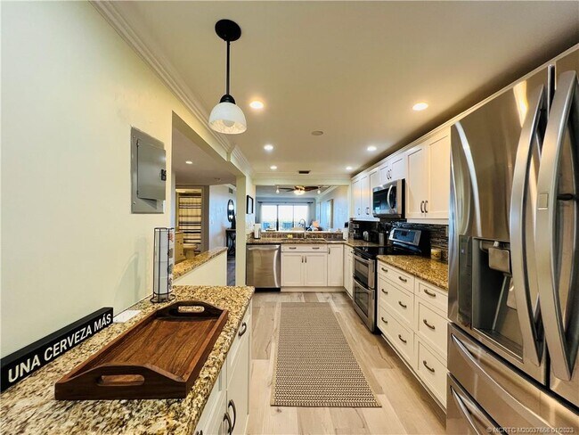 Photo - 10044 S Ocean Dr Unidad 203