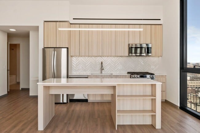 Photo - 519 S Damen Ave