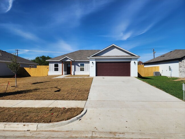 Beautiful 3 Bedroom 2 Bath Home!! - Beautiful 3 Bedroom 2 Bath Home!!