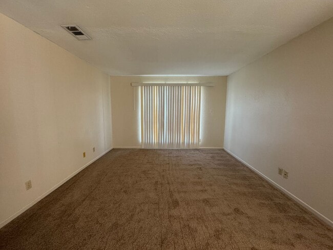 Photo - 4304 Lake Rd Unidad H