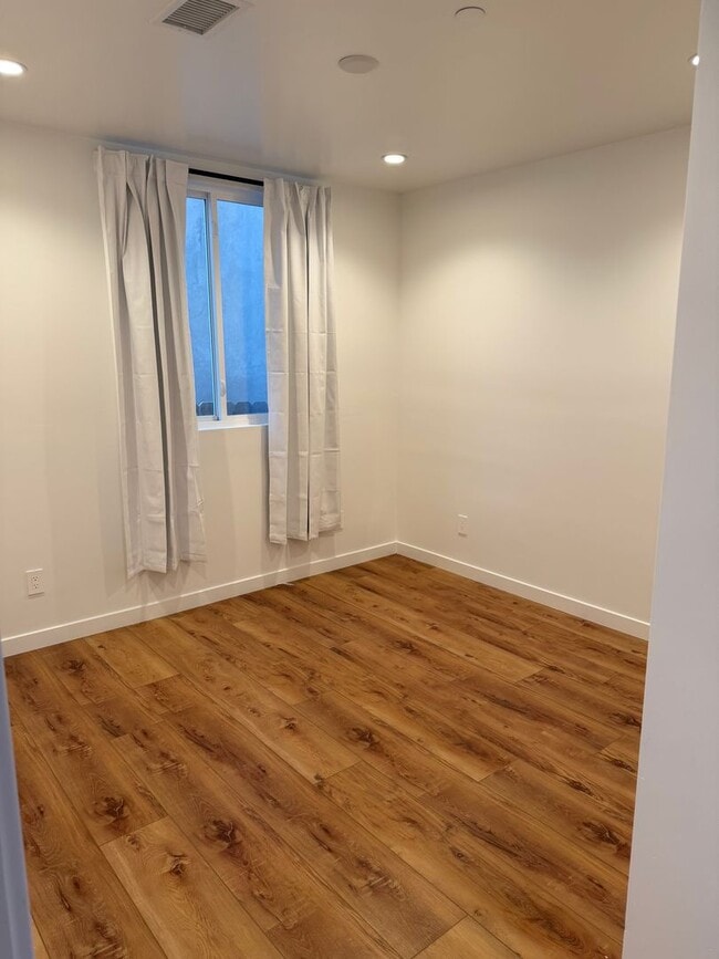 Photo - 603 8th St Unit 603 8th