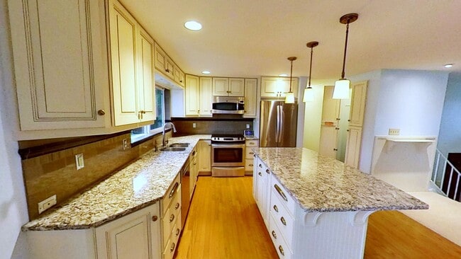 Photo - Beautiful Home with 4 Bedrooms and 2 Bathrooms Available in September!