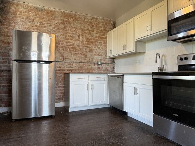 Building Photo - Woodward Lofts